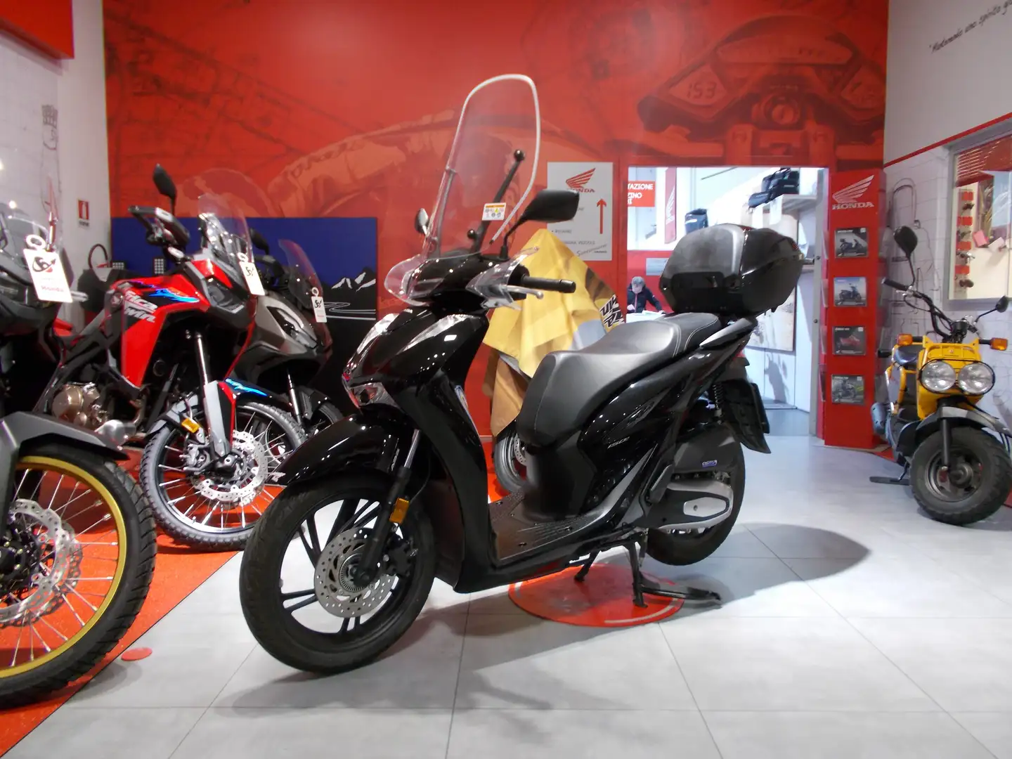 Honda SH 150i Noir - 2