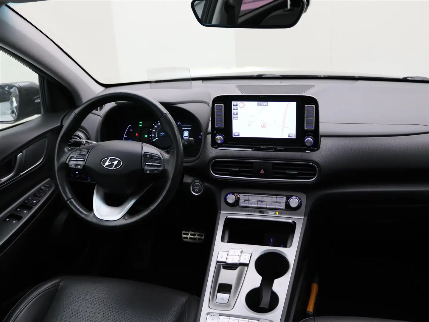 Hyundai KONA Hyundai Kona Premium 64kWh 204pk 482km WLTP [ SCHU Gris - 2