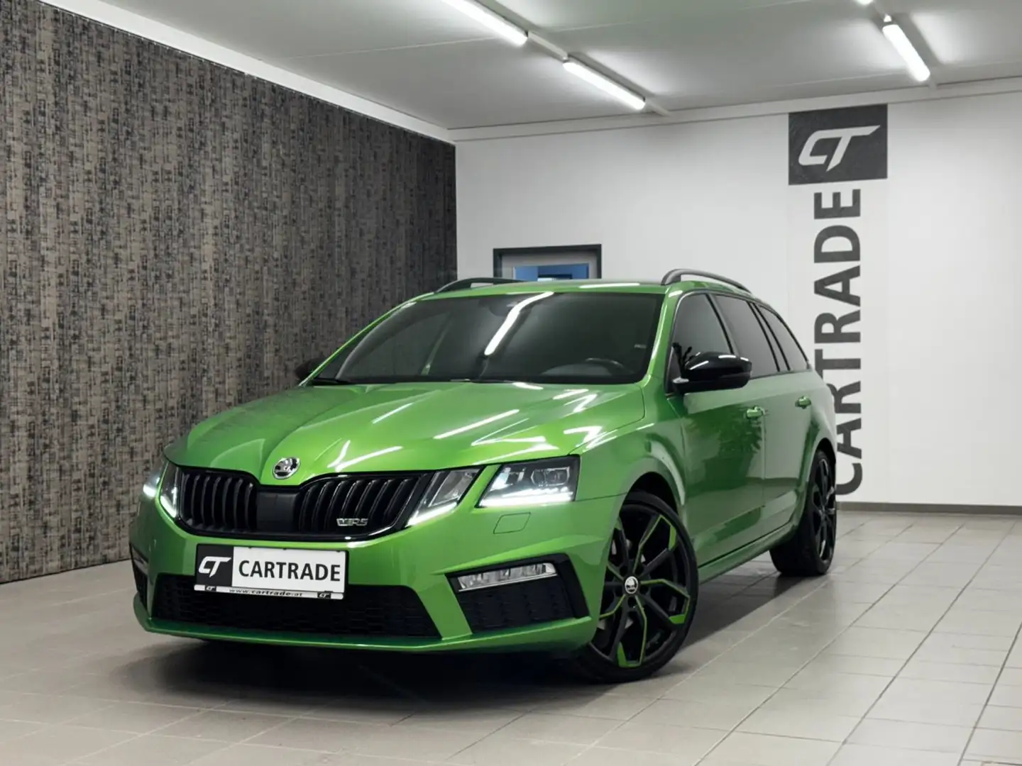 Skoda Octavia 2.0 TDI DPF RS  4x4 Grün - 1