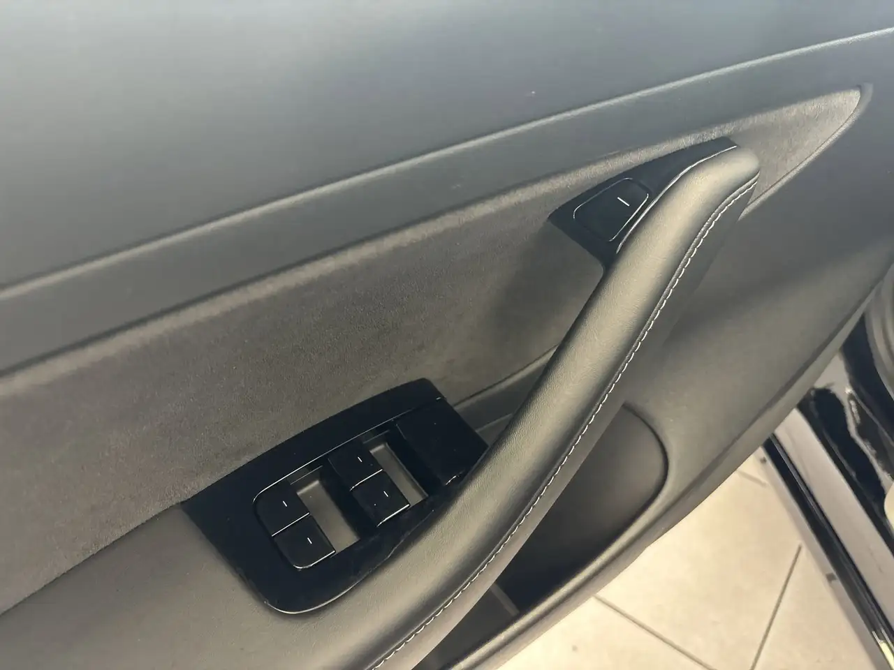 Tesla Model 3 photo Tesla Model 3