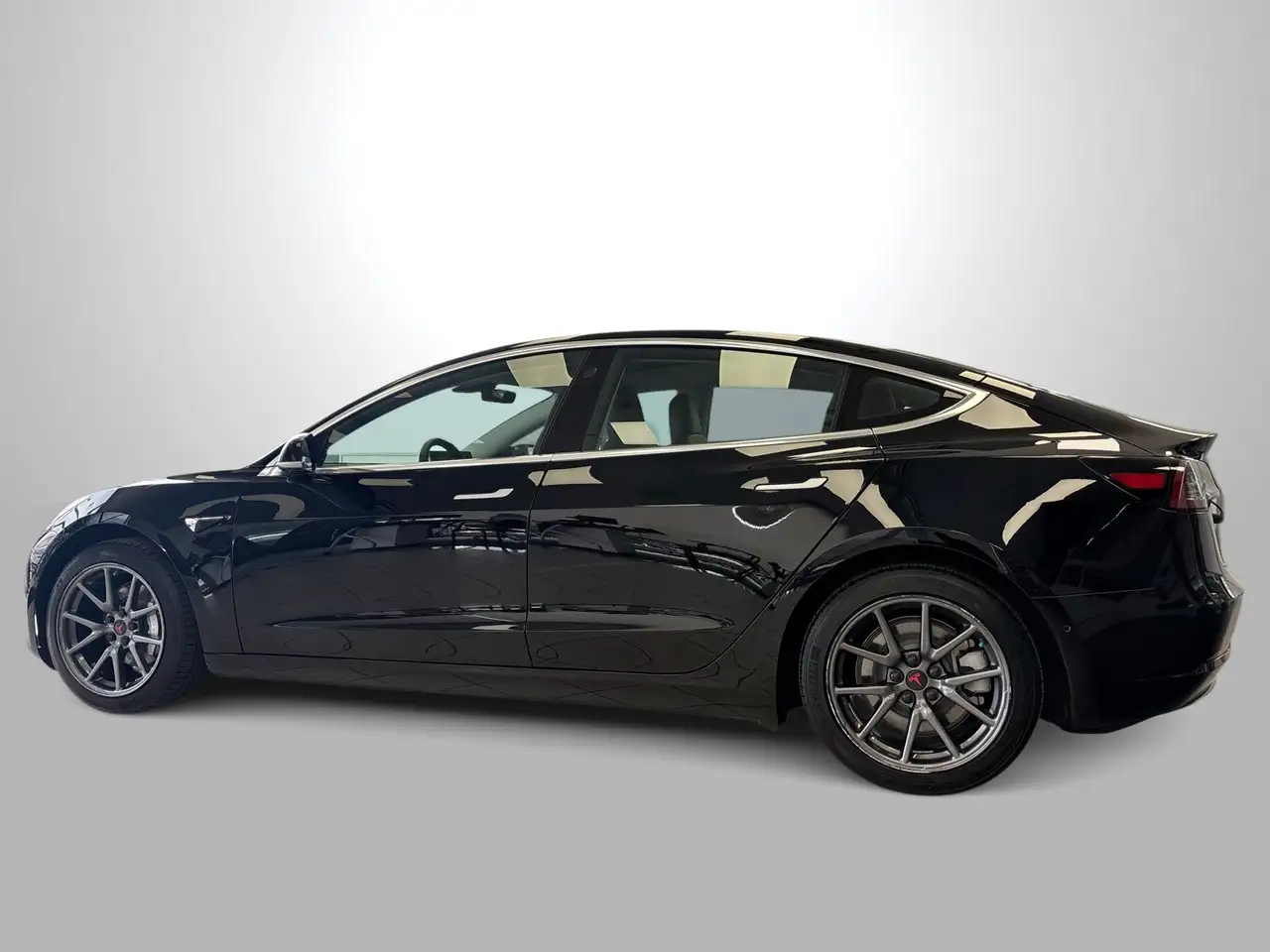 Tesla Model 3 photo Tesla Model 3