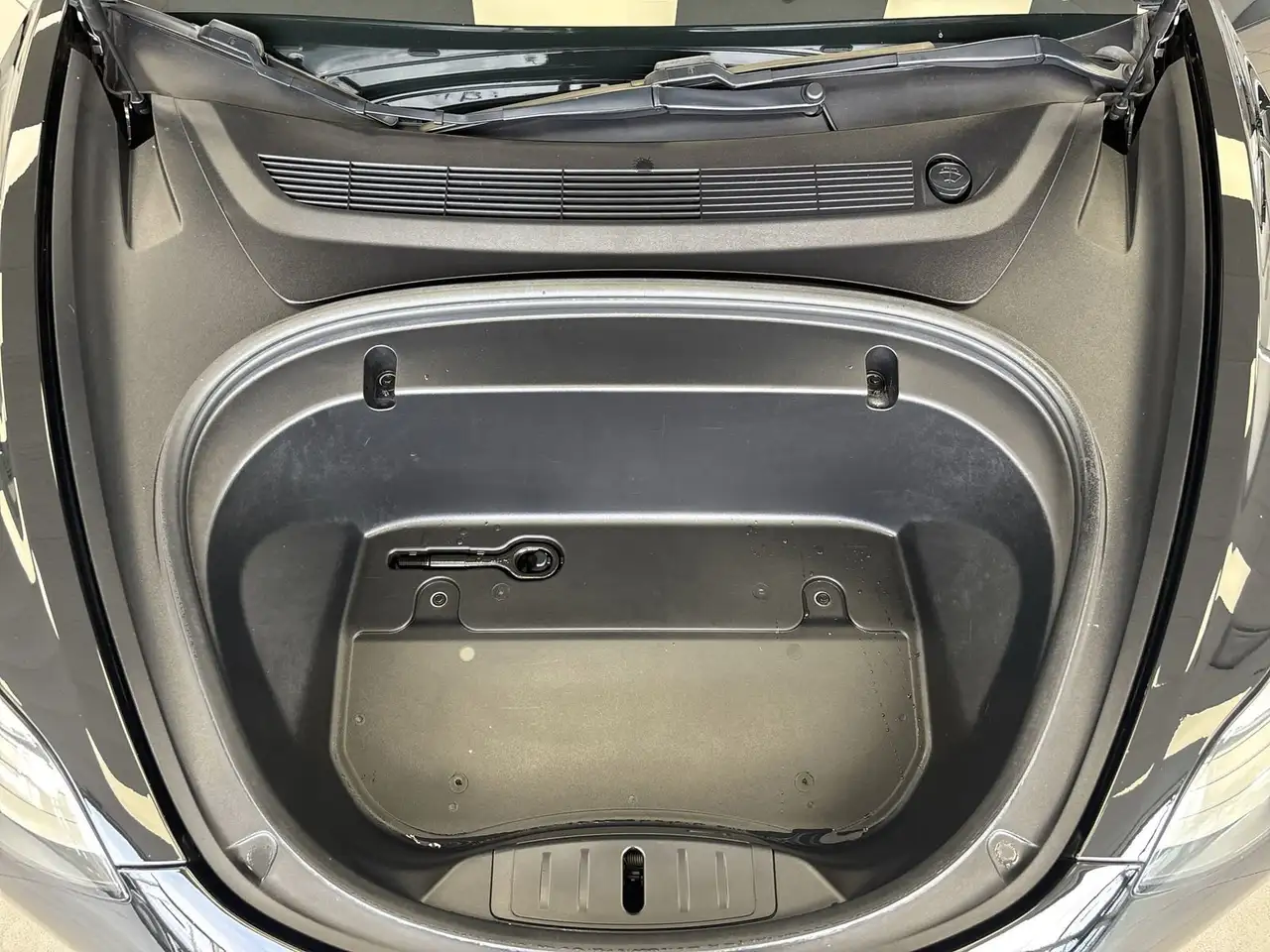 Tesla Model 3 photo Tesla Model 3