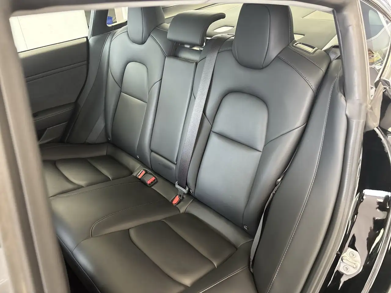 Tesla Model 3 photo Tesla Model 3