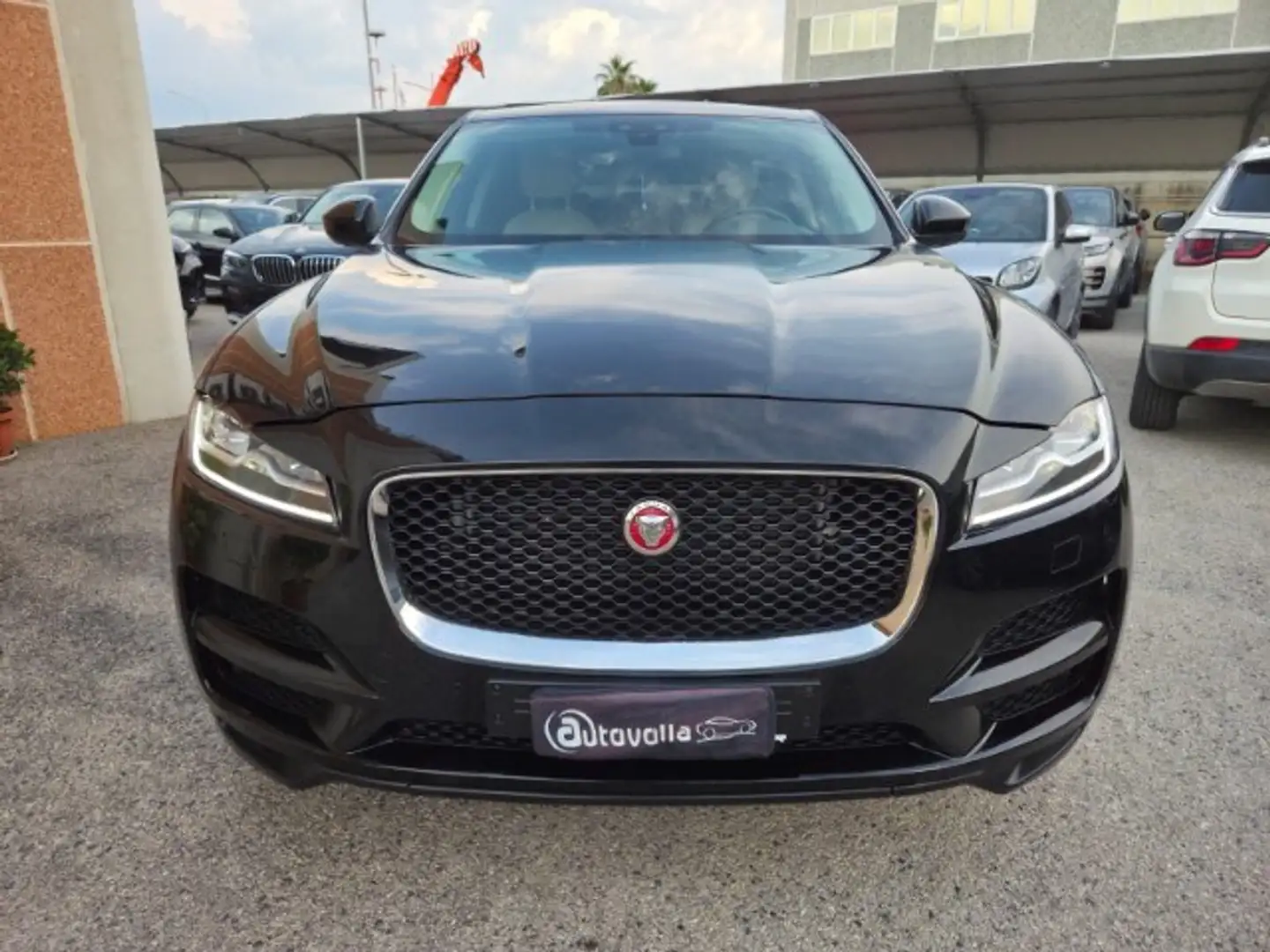 Jaguar F-Pace 2.0 D 180 CV AWD aut. Prestige Nero - 2