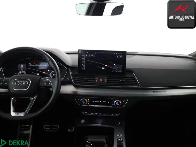Audi Q5 view 8