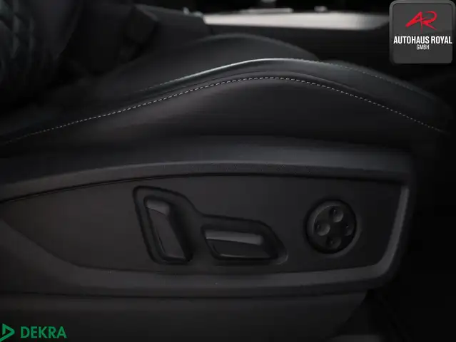 Audi Q5 view 11