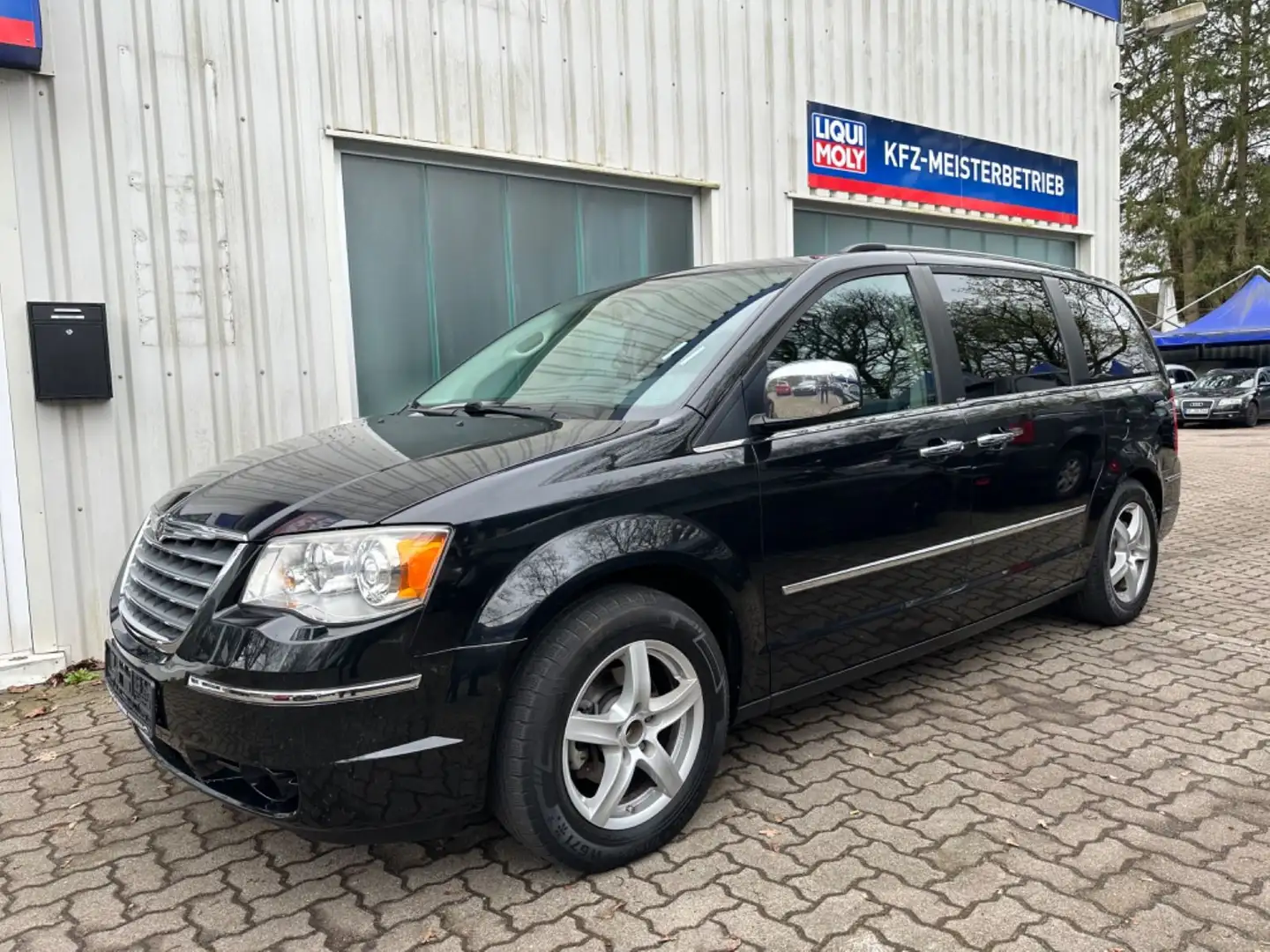 Chrysler Grand Voyager Limited 2.8 CRD Autom. Fekete - 2