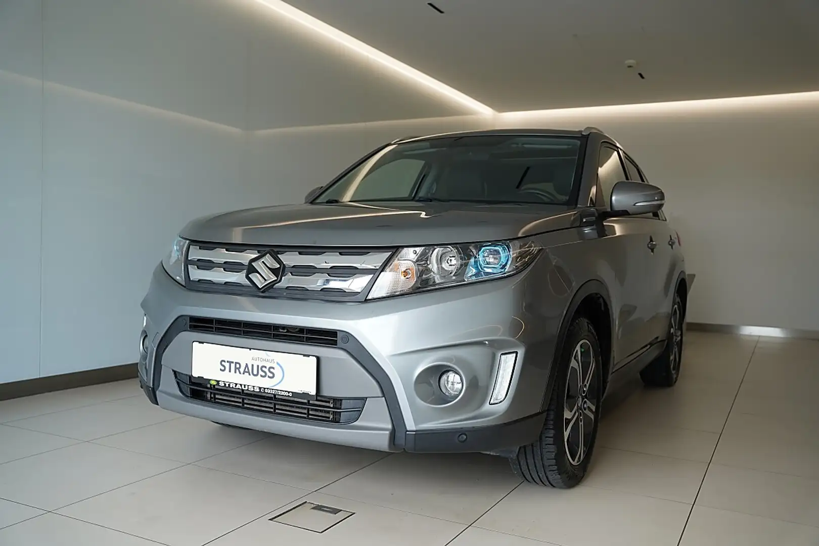 Suzuki Vitara 1,6 DDiS 4WD Flash DCT Aut. Grau - 2