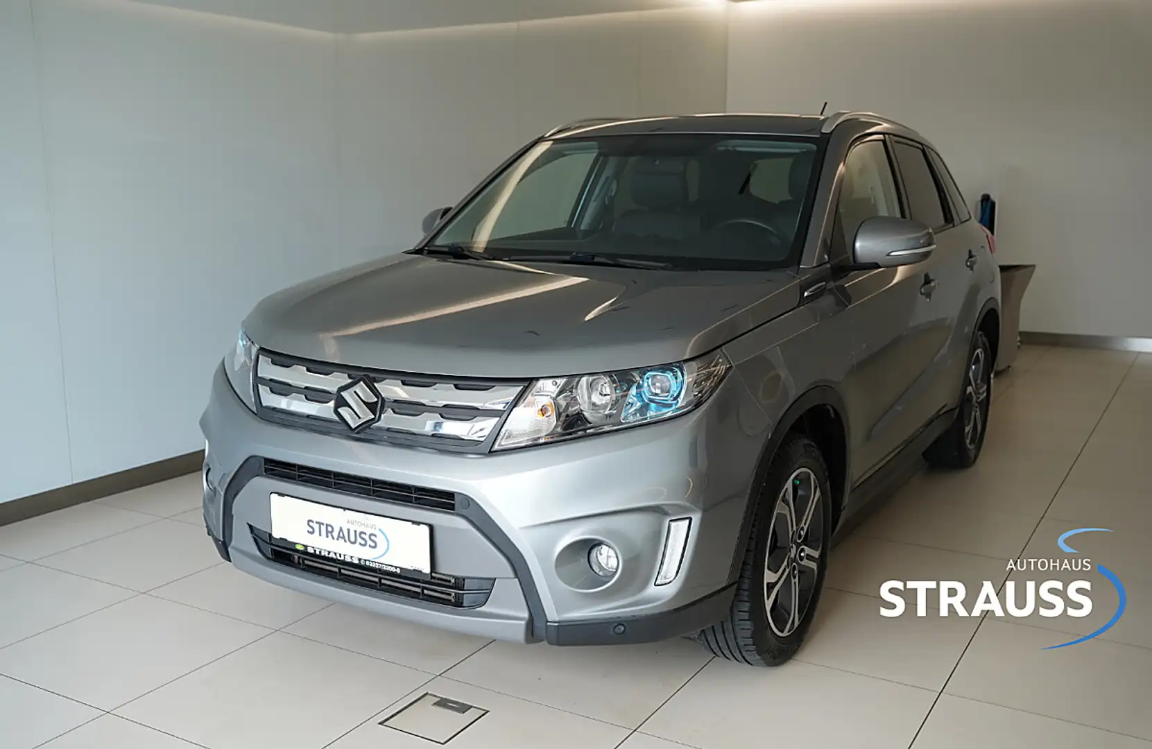 Suzuki Vitara 1,6 DDiS 4WD Flash DCT Aut. Grau - 1