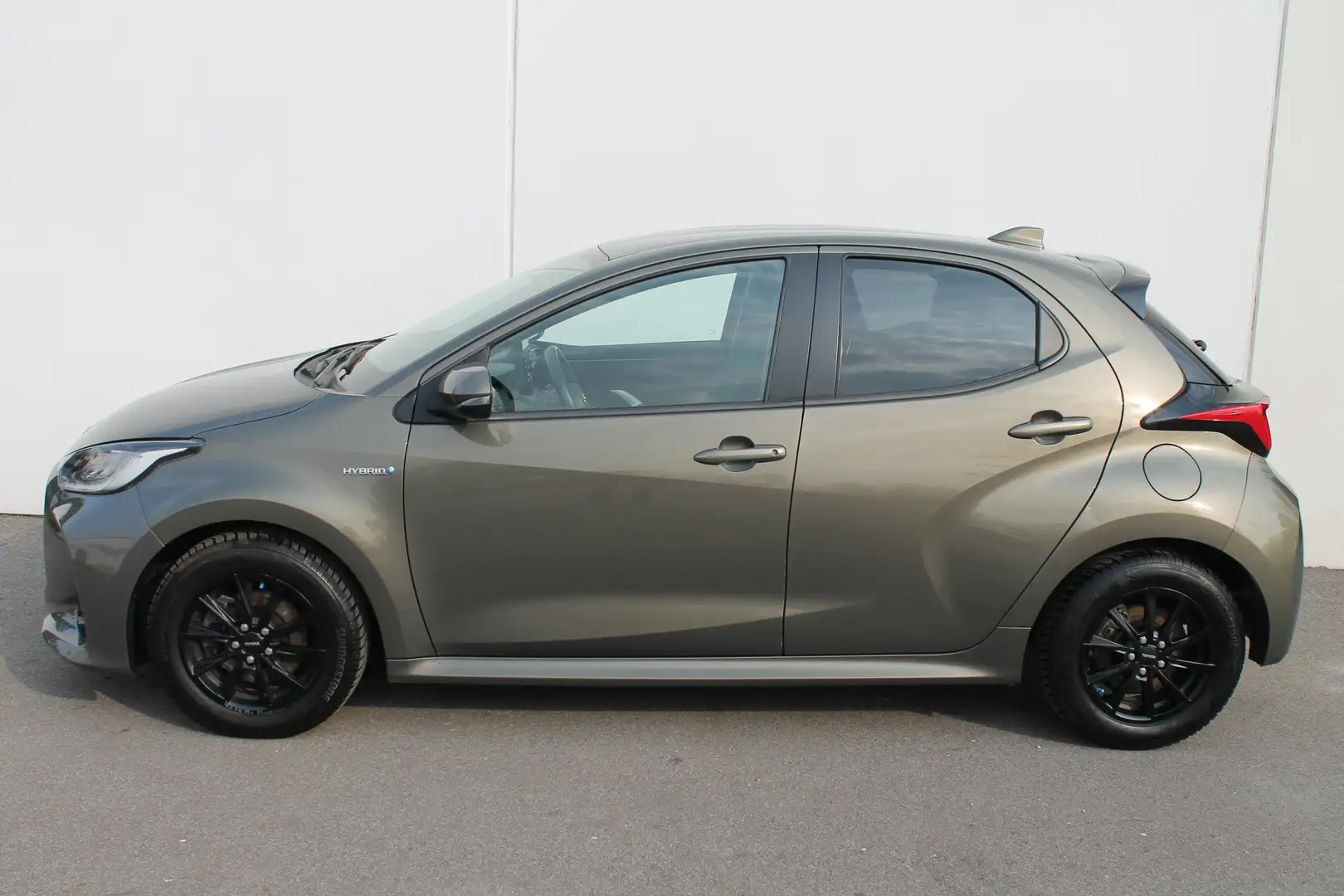 Toyota Yaris 1,5 Hybrid Design Bronze - 1