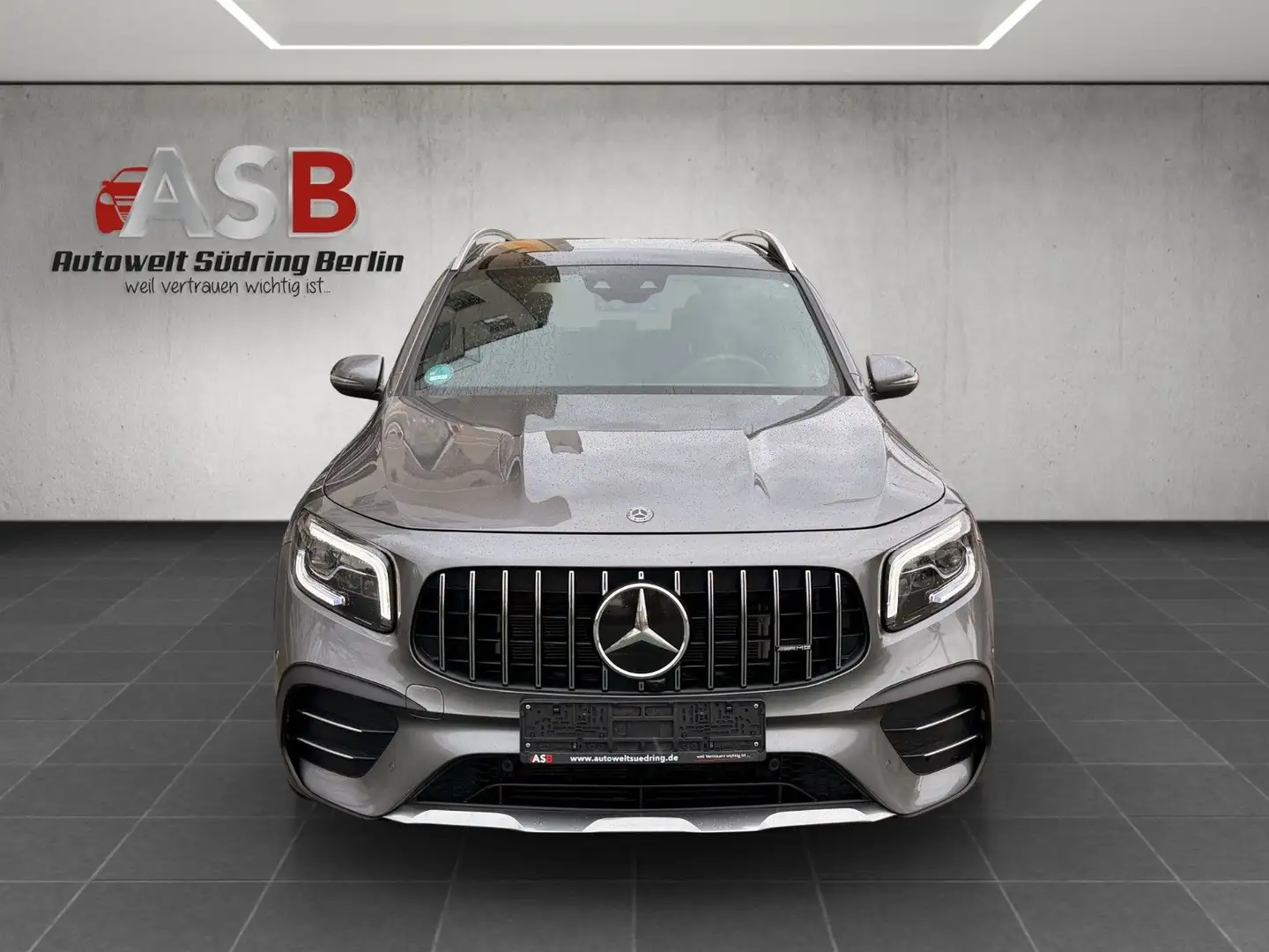 Mercedes-Benz GLB 35 AMG 4Matic Panorama*Distronic+*Burmester Gris - 2