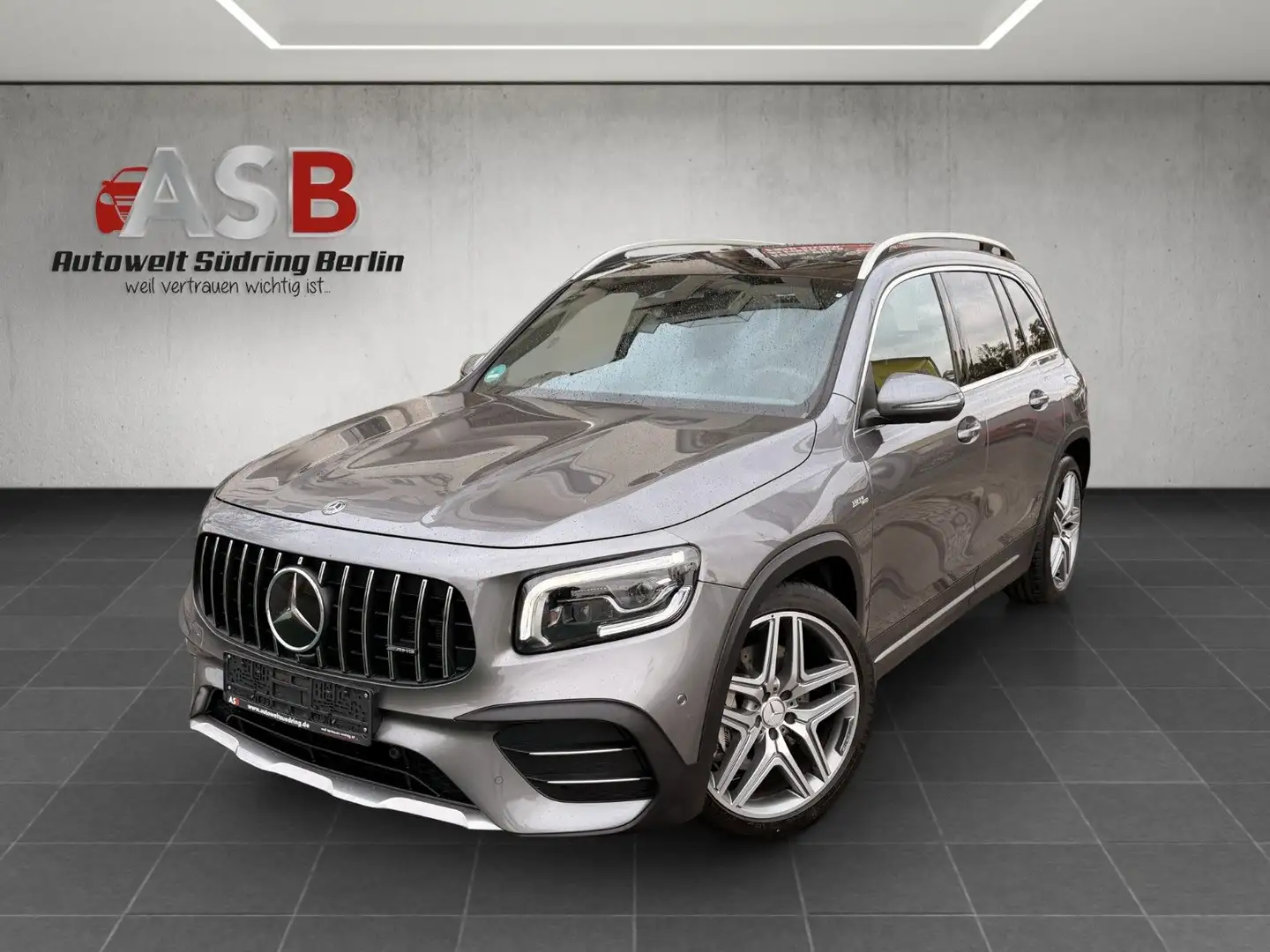 Mercedes-Benz GLB 35 AMG 4Matic Panorama*Distronic+*Burmester Gris - 1