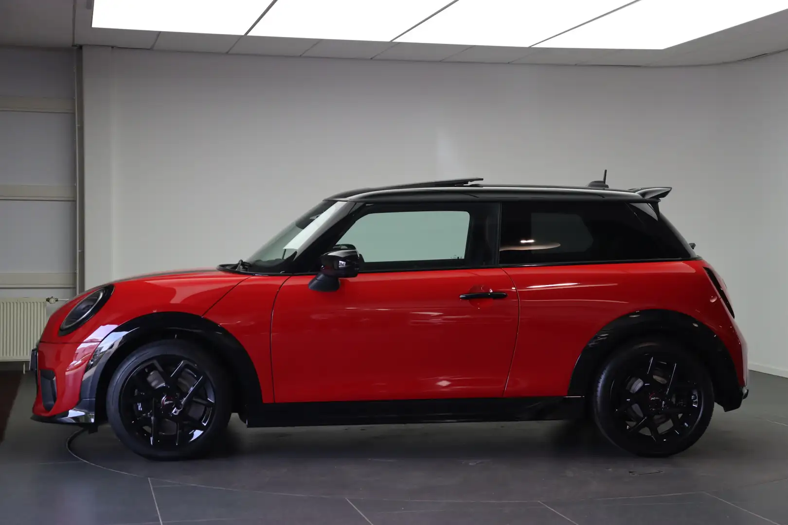 MINI Cooper C Hatchback / JCW / Pakket XL / 17" John Cooper Work Rojo - 2