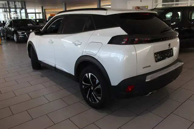 Peugeot 2008 view 3