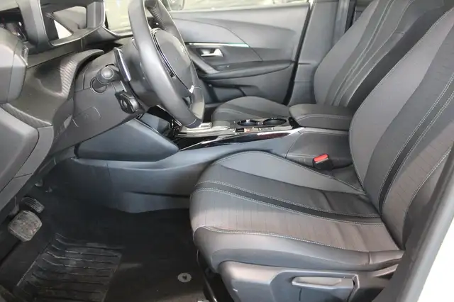 Peugeot 2008 view 7