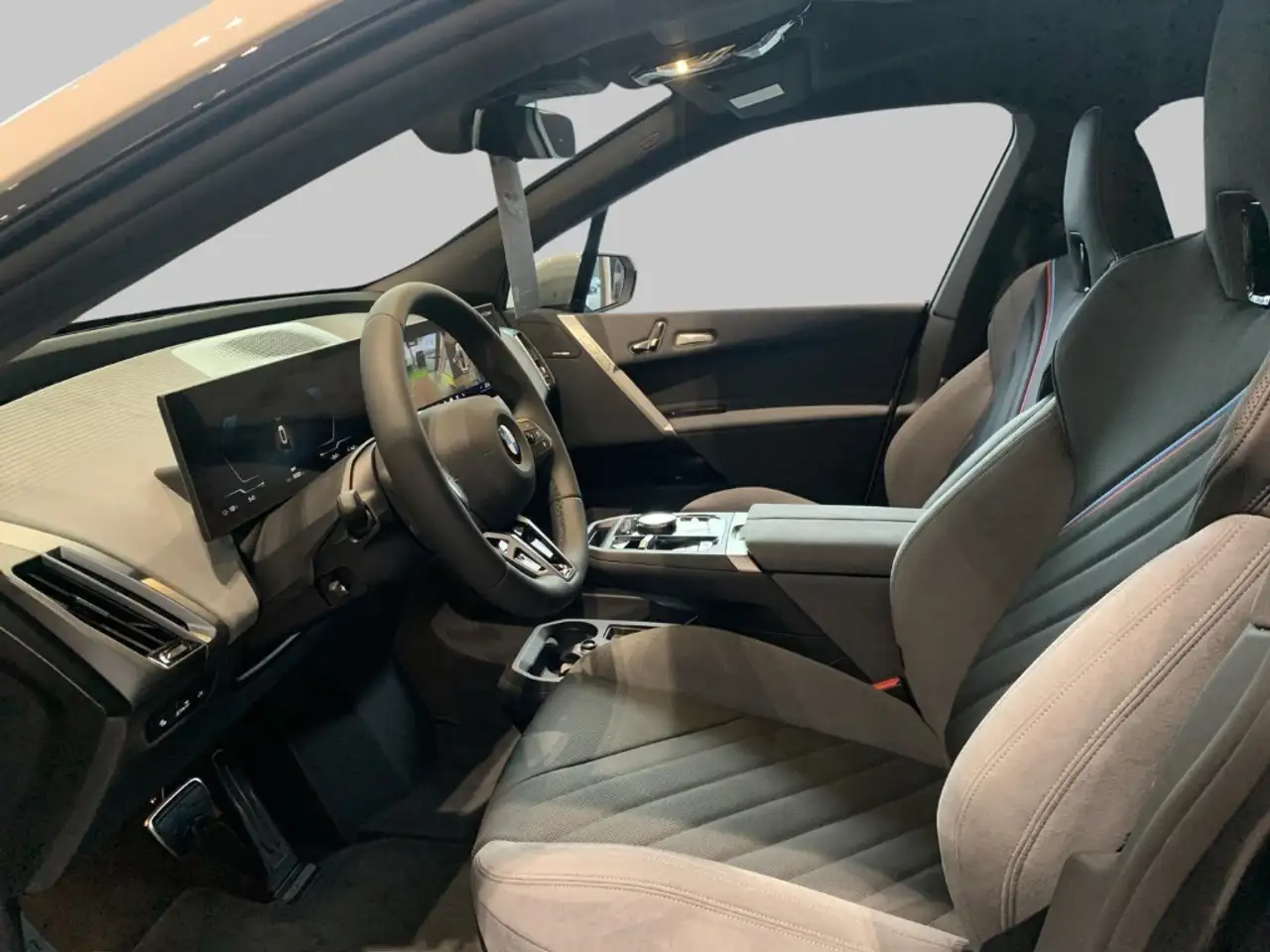 BMW iX xDrive 45 Sportpaket HUD AHK-klappbar AHK Panorama 9