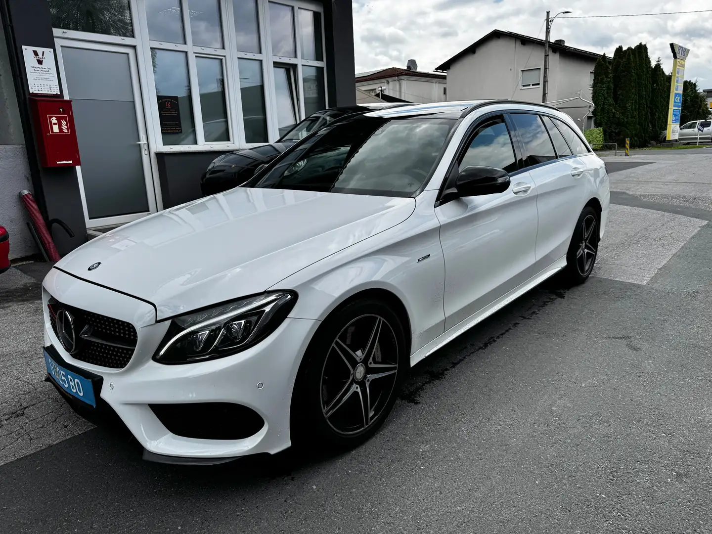 Mercedes-Benz C 450 AMG T 4MATIC Line Aut.*TOP ZUSTAND; Scheckheft* Blanco - 1