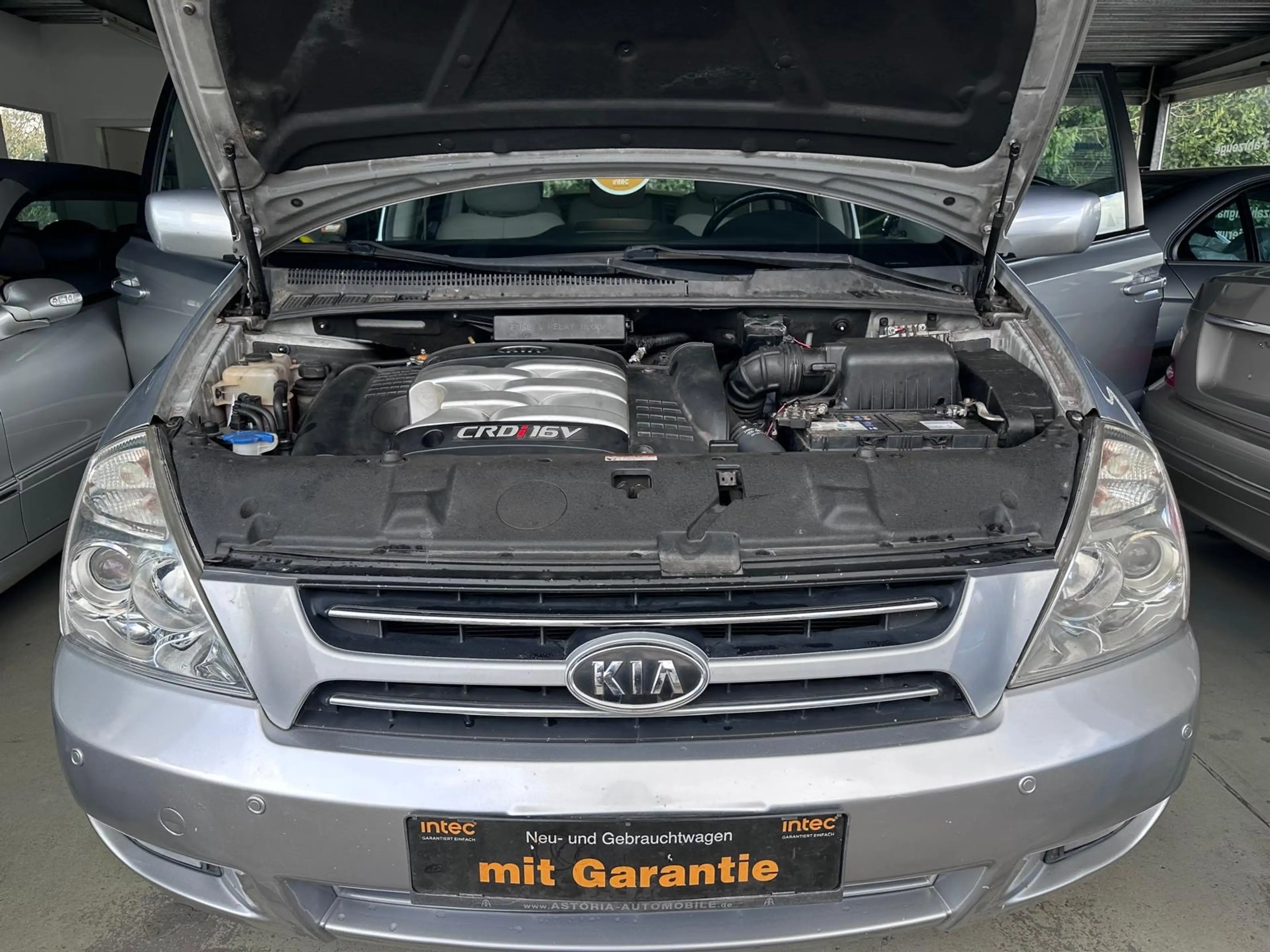 Kia Carnival 2.9 CRDi VGT EX — photo 14