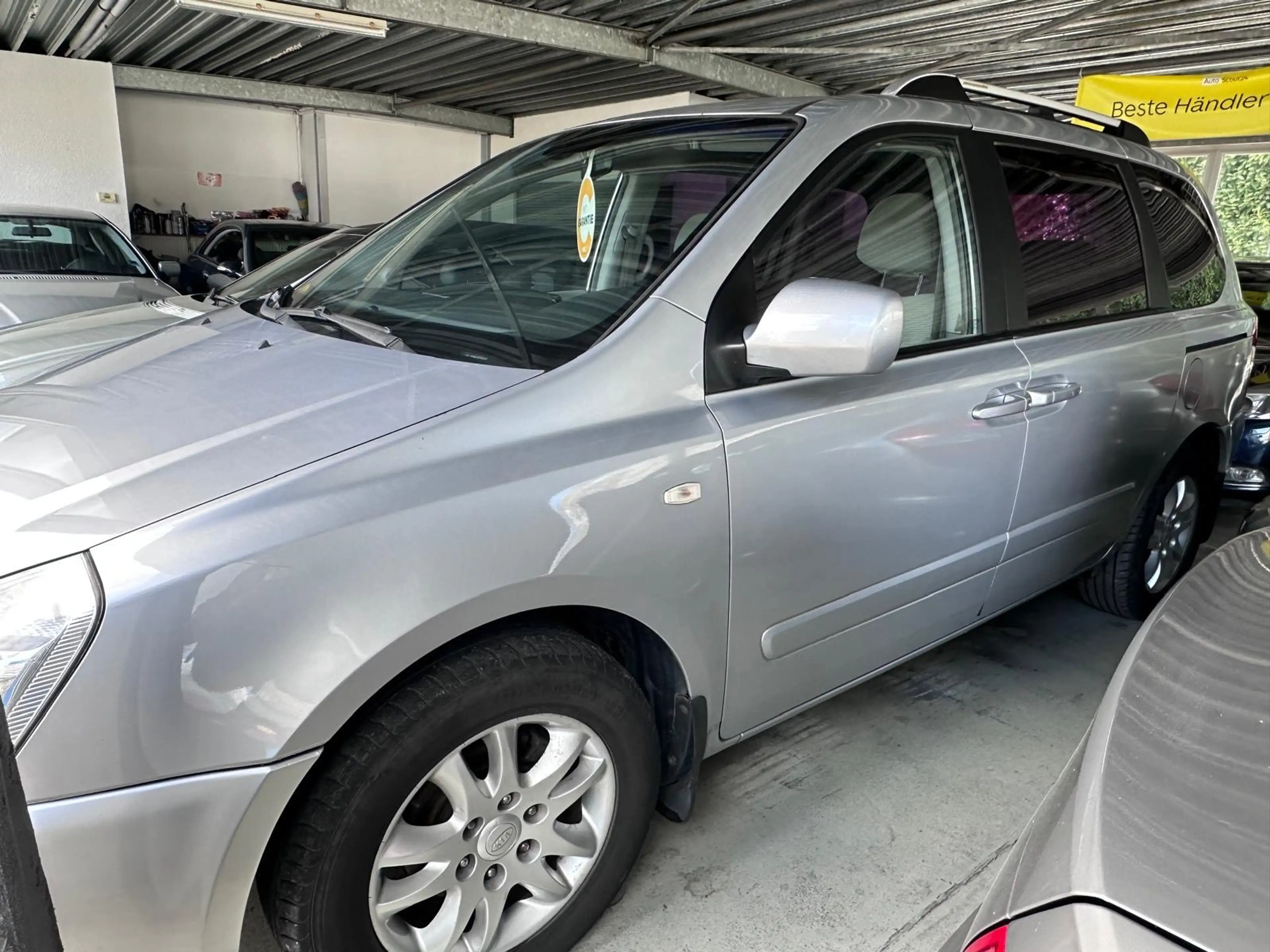 Kia Carnival 2.9 CRDi VGT EX — photo 2