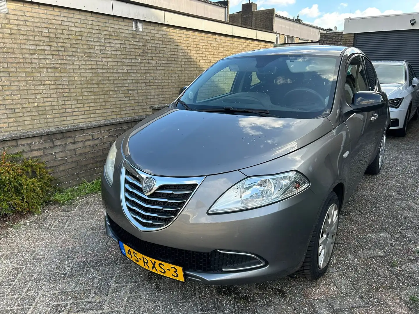 Lancia Ypsilon Ypsilon 0.9 TwinAir Silver Zilver - 1