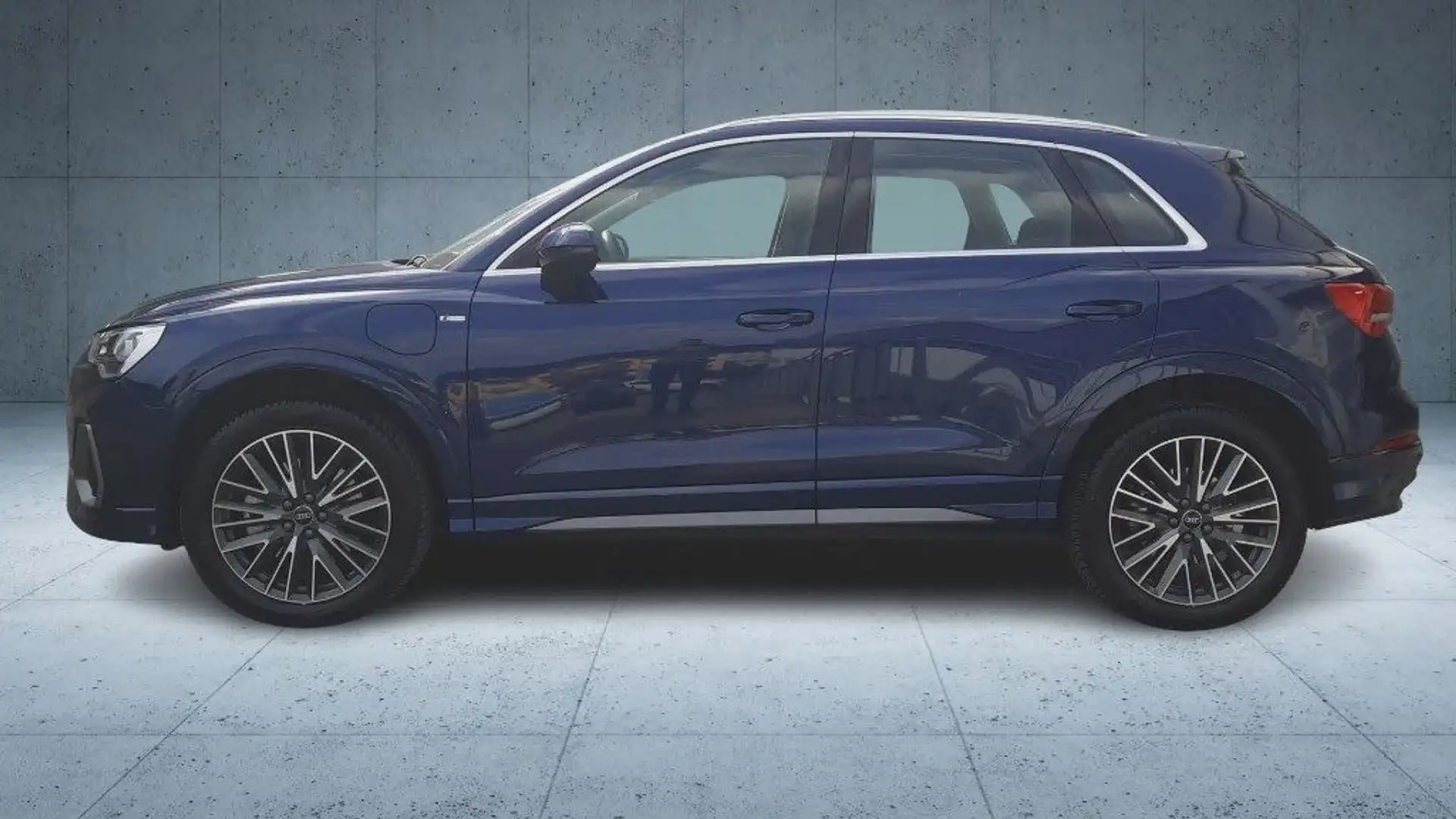 Audi Q3 E-TRON SPB 35 TFSI S-line edition Blu/Azzurro - 2