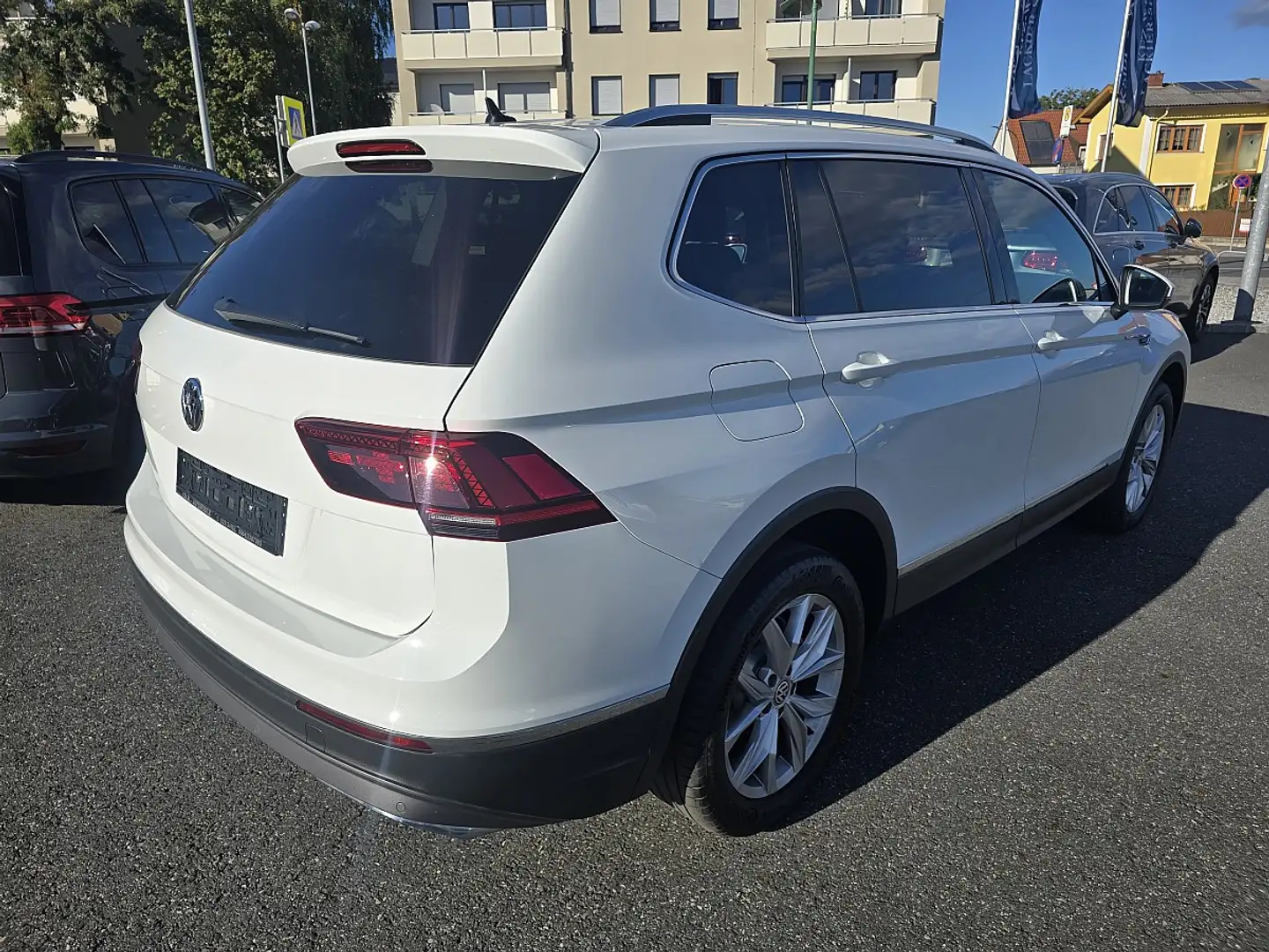Volkswagen Tiguan Allspace Tiguan 2,0 TDI SCR 4Motion 7 Sitze Allspace Hig... Weiß - 2