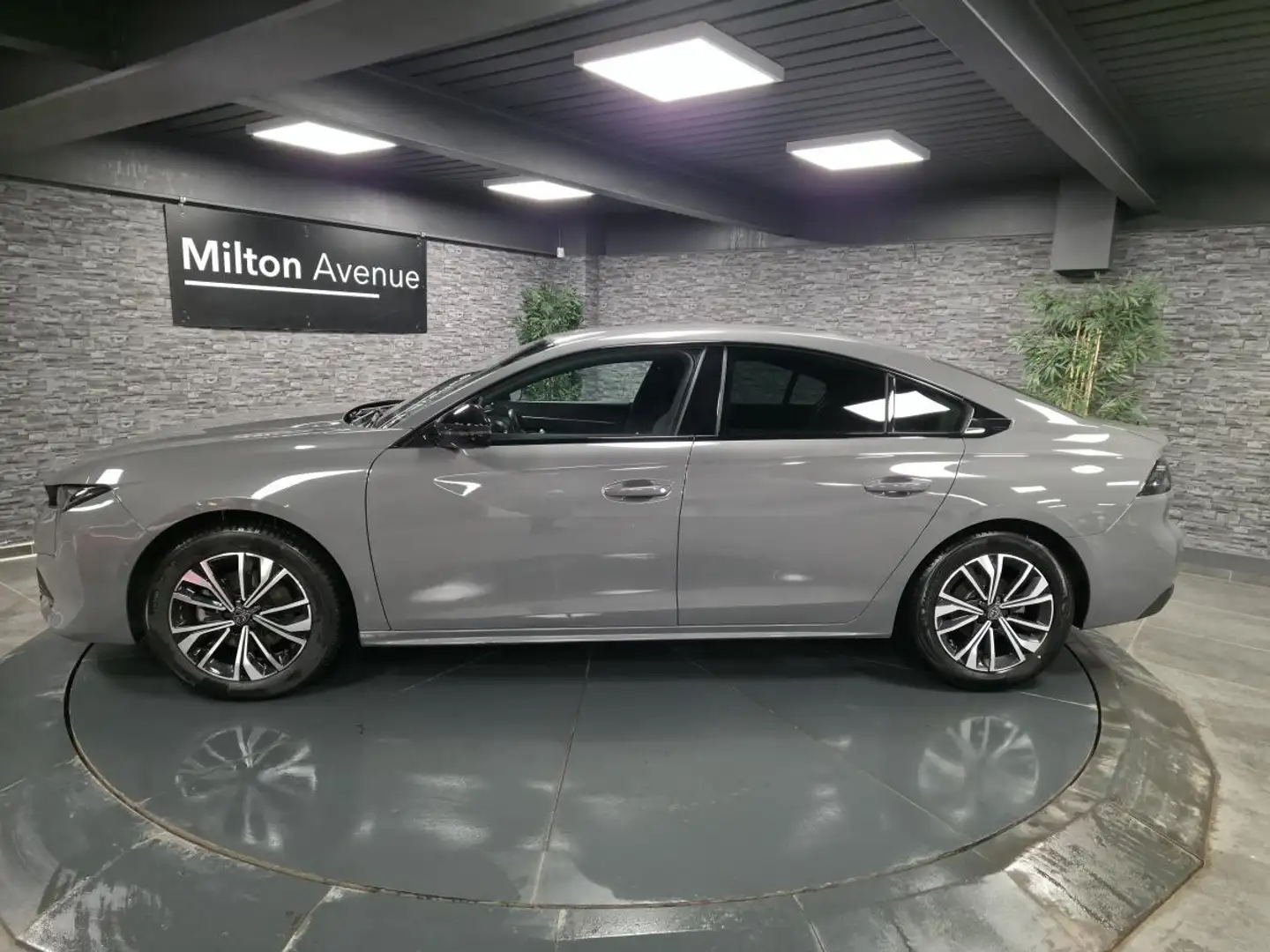 Peugeot 508 1.5 BlueHDi S\u0026S - 130 - BV EAT8 II Allure Grau - 2