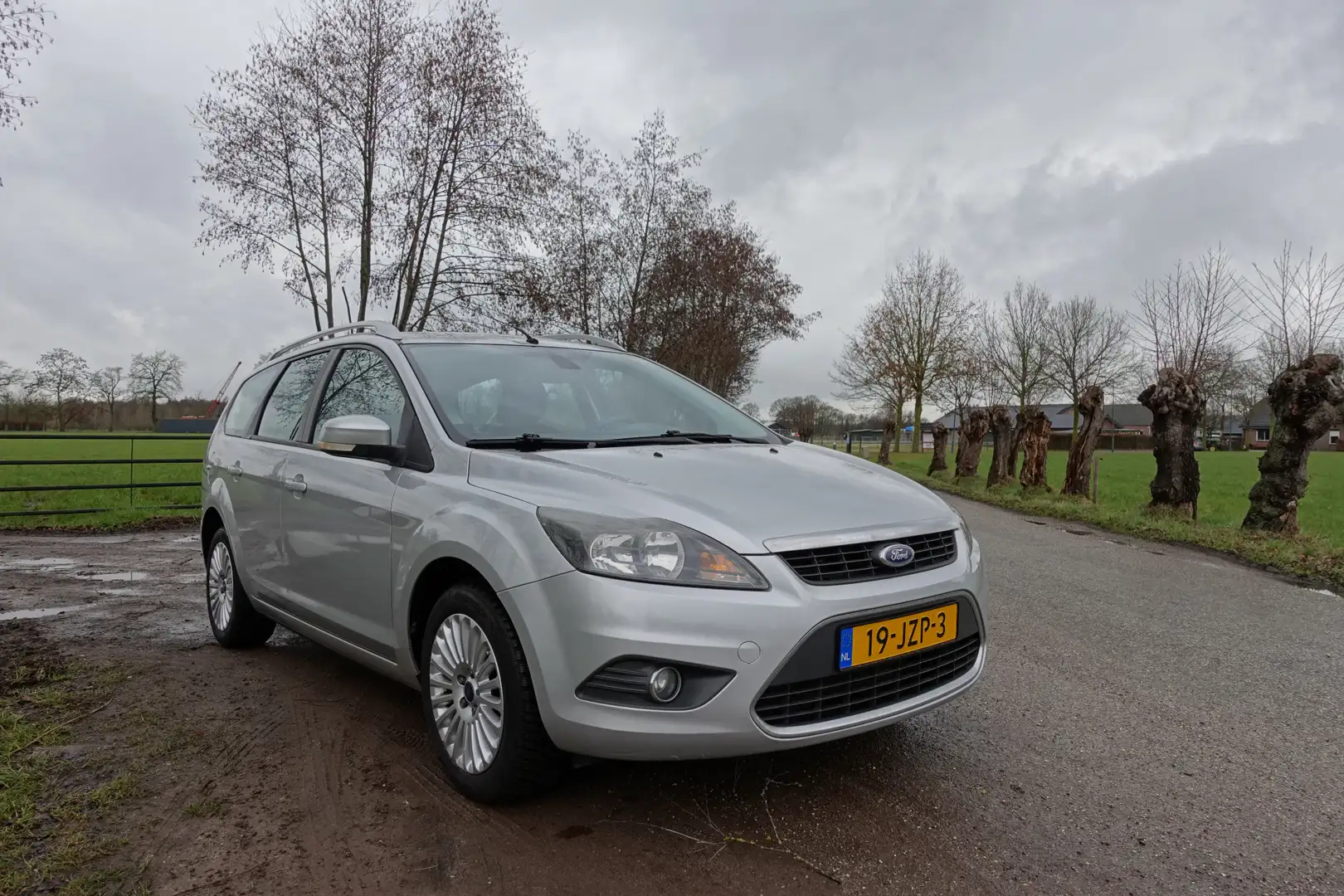 Ford Focus Wagon 1.8 Limited | APK | NAP | NL AUTO | Grau - 2