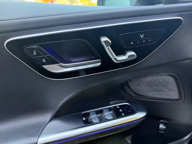 Mercedes-Benz C-Class view 10