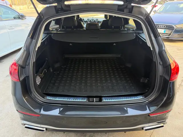 Mercedes-Benz C-Class view 12