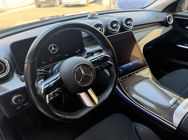 Mercedes-Benz C-Class view 9