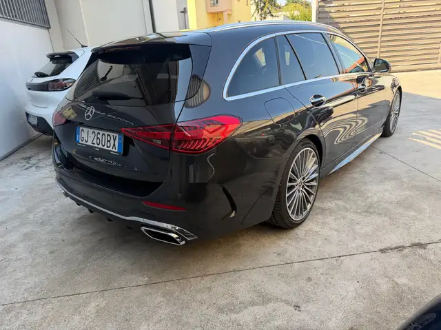 Mercedes-Benz C-Class view 3