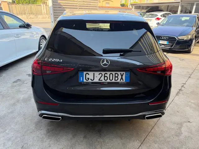 Mercedes-Benz C-Class view 4
