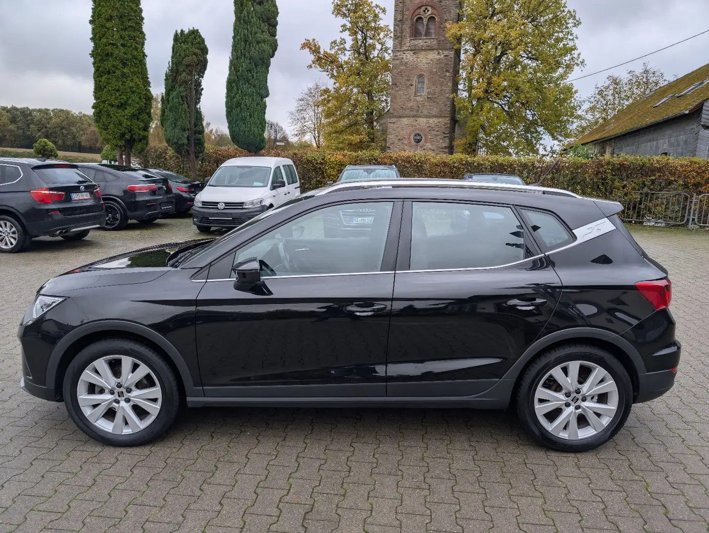 SEAT Arona 1.0 TSI Xperience Schwarz - 2