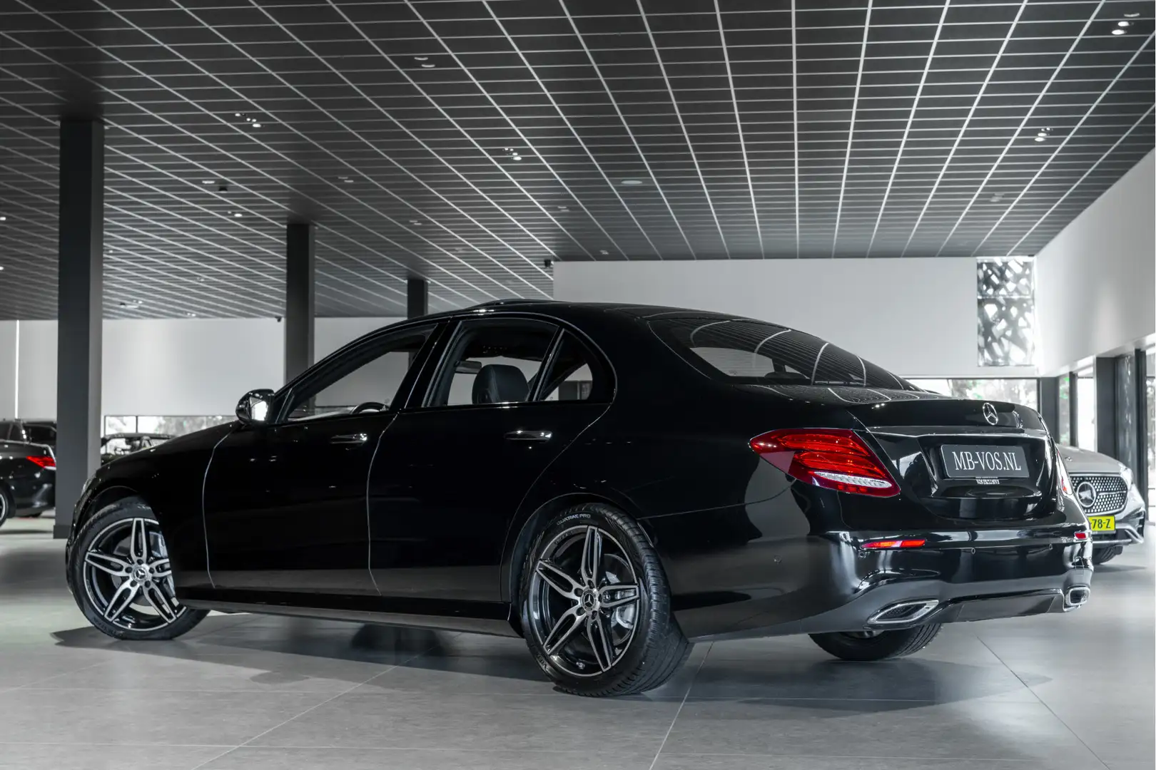 Mercedes-Benz E 350 d AMG Luchtvering|Keyless|ACC|Mem|Burmester|Dak|Na Zwart - 2