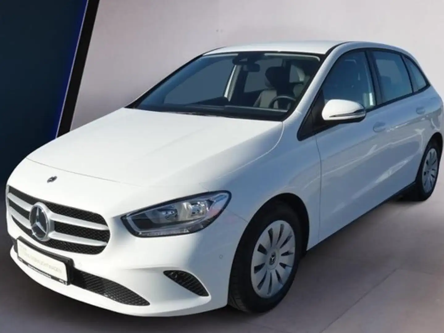 Mercedes-Benz 180 Bílá - 1