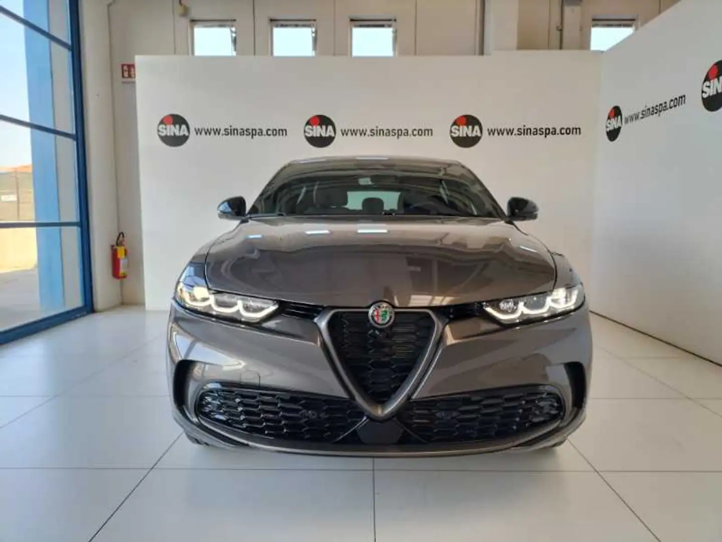 Alfa Romeo Tonale 1.3 Plug in Hybrid Speciale Grigio - 2