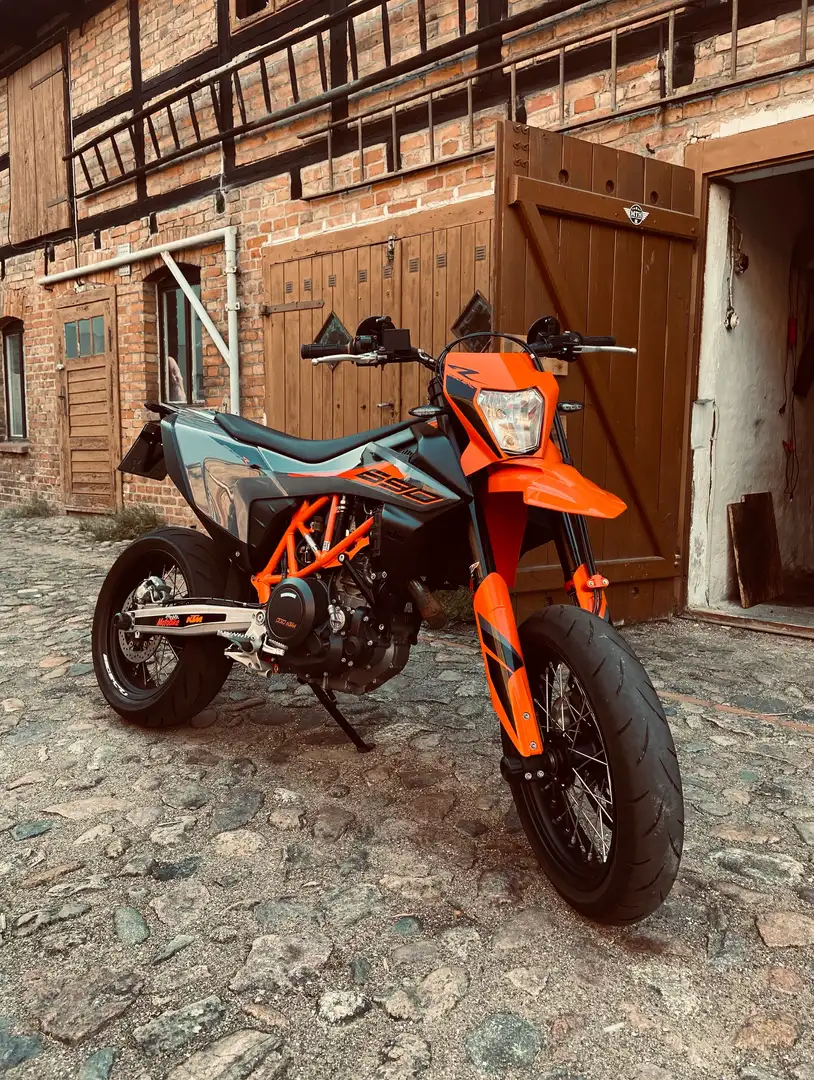 KTM 690 SMC R Orange - 1