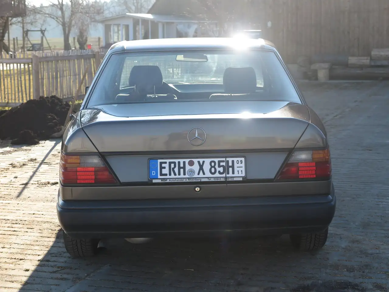 Mercedes-Benz 200 W124 200D VorMopf (Limousine), ESD, ZV, Colorglas, Alu, Metallic, H-Zulassung, Euro 2, Zustandsnote 2 (classic-analytics), foto 5