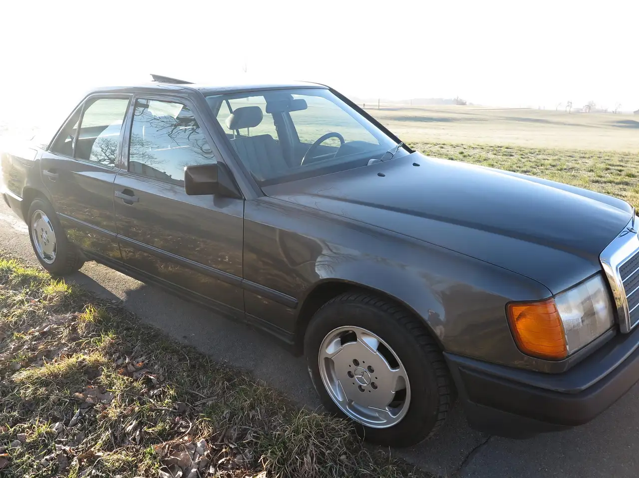 Mercedes-Benz 200 W124 200D VorMopf (Limousine), ESD, ZV, Colorglas, Alu, Metallic, H-Zulassung, Euro 2, Zustandsnote 2 (classic-analytics), foto 9