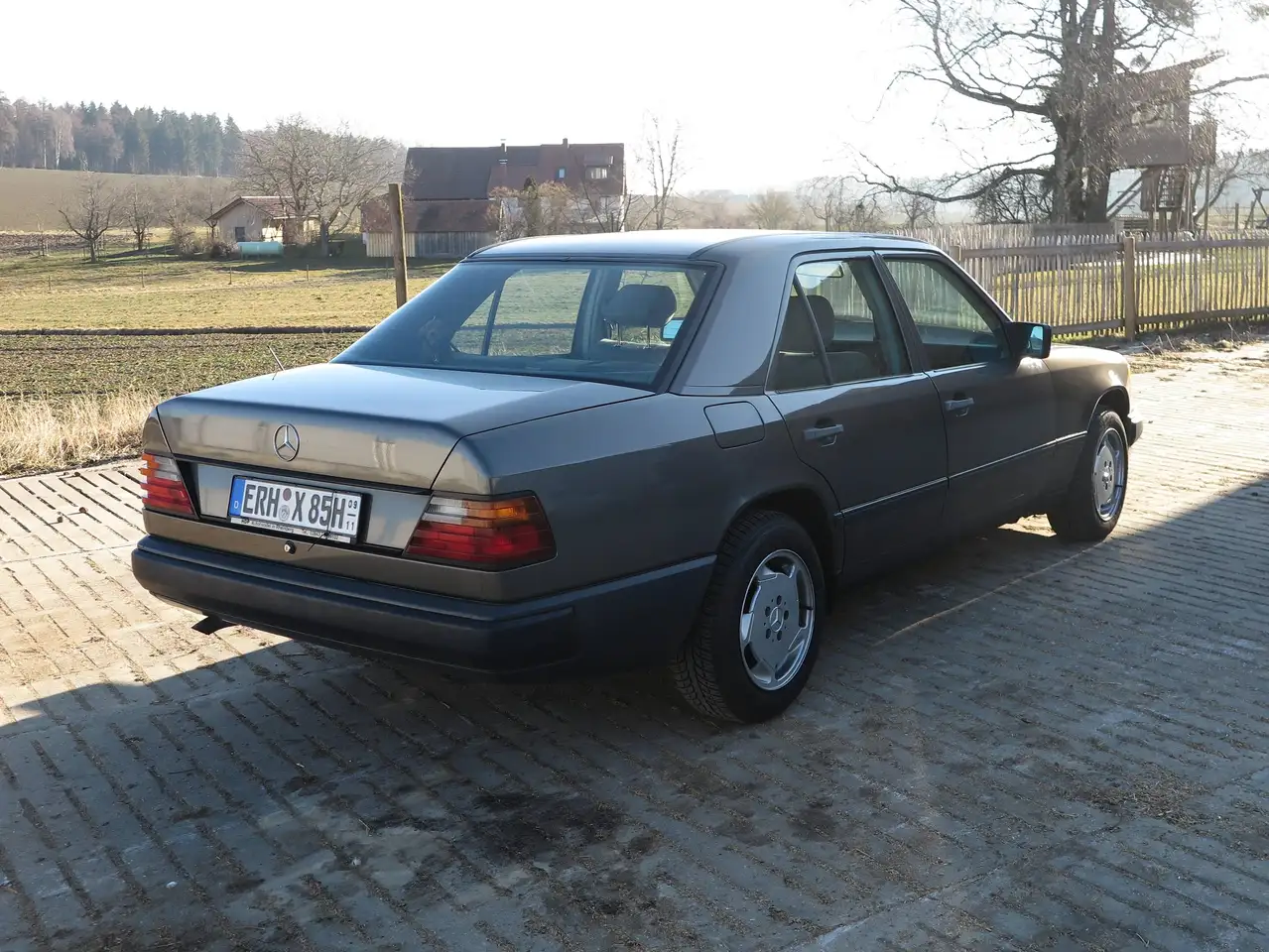 Mercedes-Benz 200 W124 200D VorMopf (Limousine), ESD, ZV, Colorglas, Alu, Metallic, H-Zulassung, Euro 2, Zustandsnote 2 (classic-analytics), foto 7