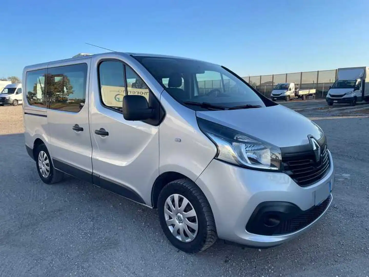 Renault Trafic T27 1.6 dci 125cv L1 H1 S&S E6 9 Posti Argento - 1