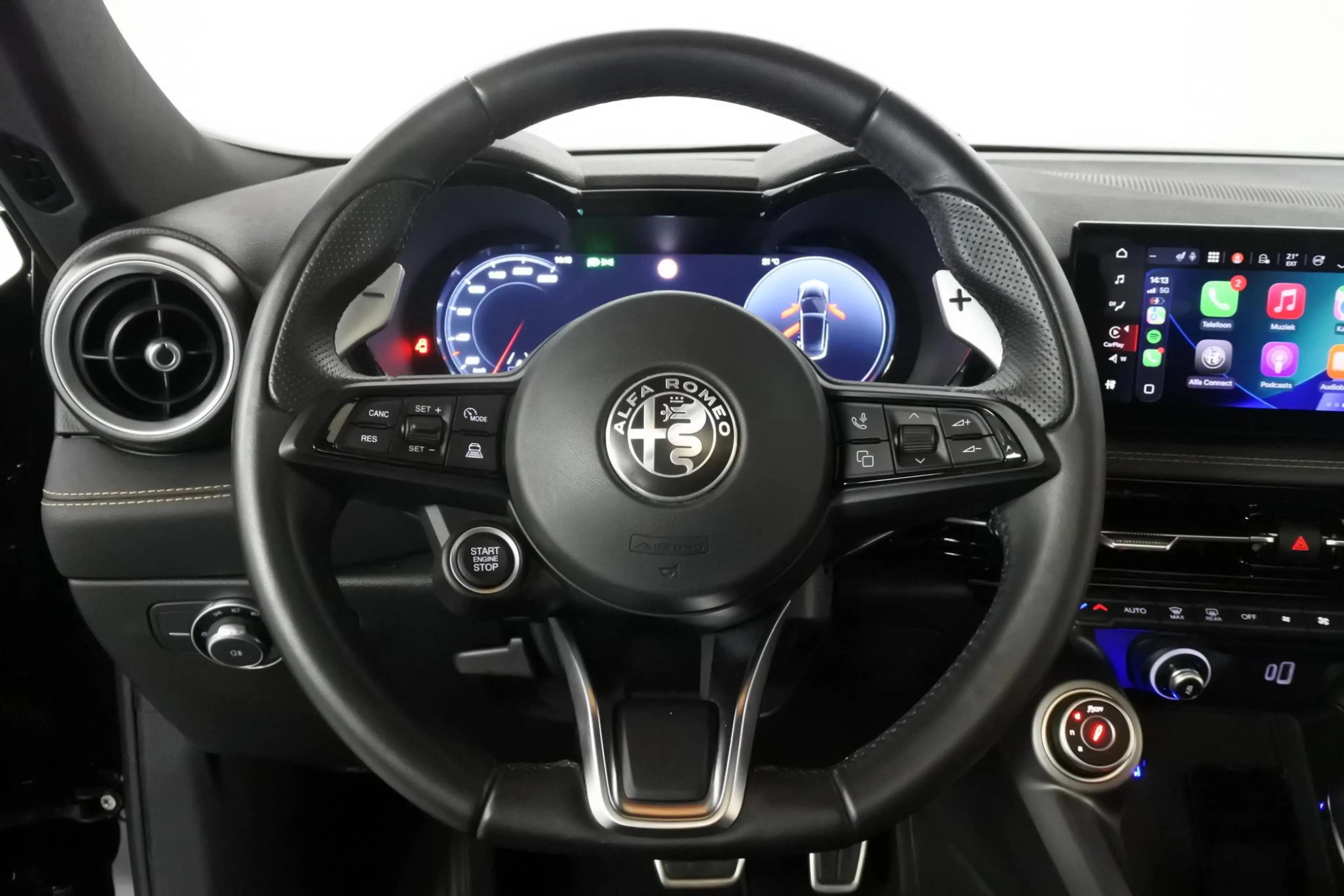 Alfa Romeo Tonale 1.5T 160pk Hybrid Veloce Panorama 20" — photo 26