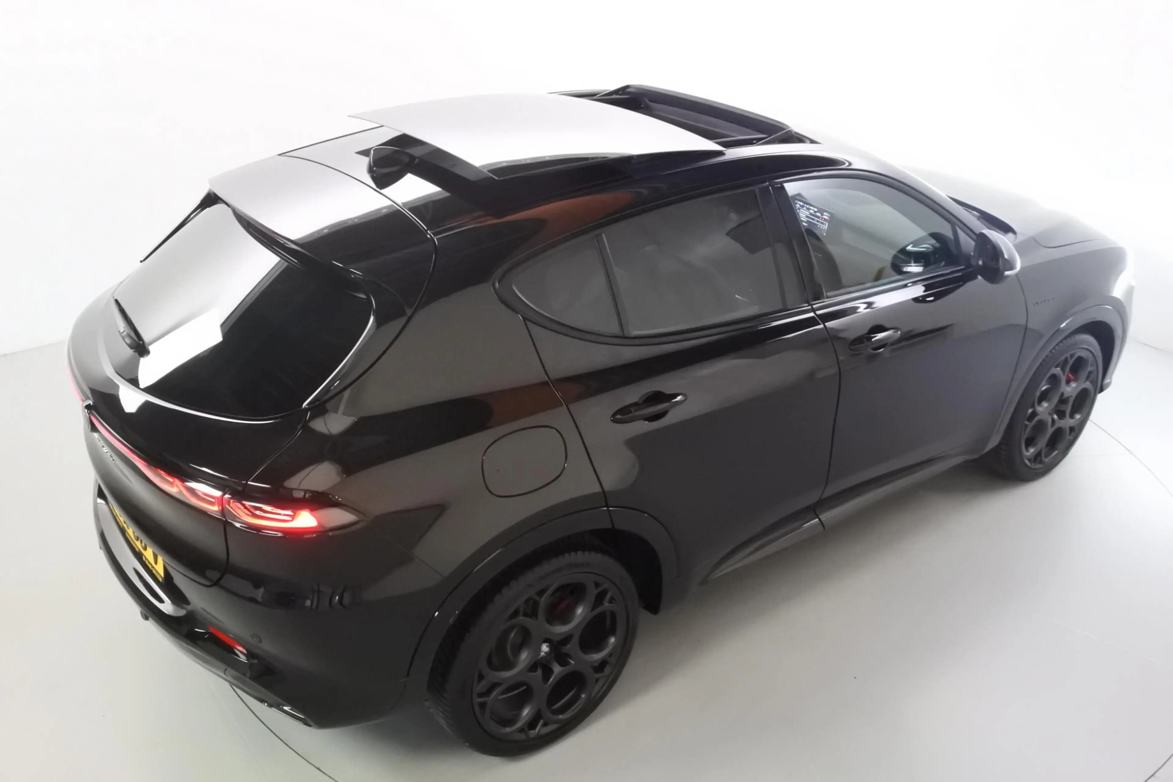 Alfa Romeo Tonale 1.5T 160pk Hybrid Veloce Panorama 20" — photo 9