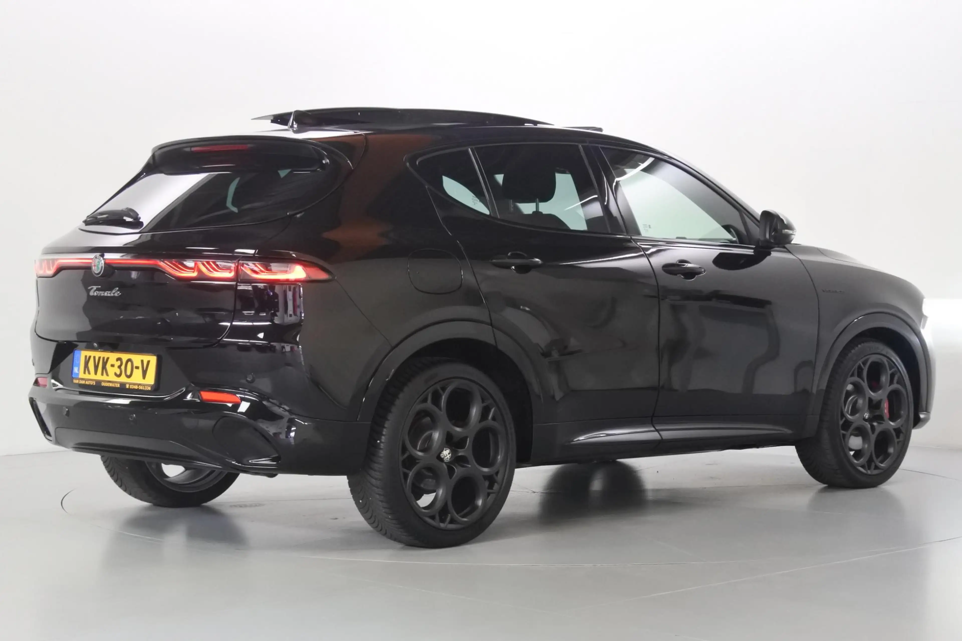 Alfa Romeo Tonale 1.5T 160pk Hybrid Veloce Panorama 20" — photo 2