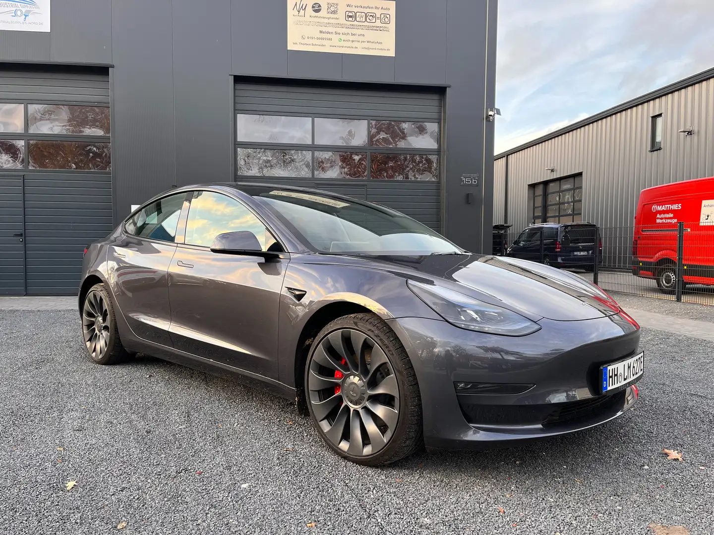 Tesla Model 3 1. HAND Allradantrieb Dual Motor Performance Grau - 1