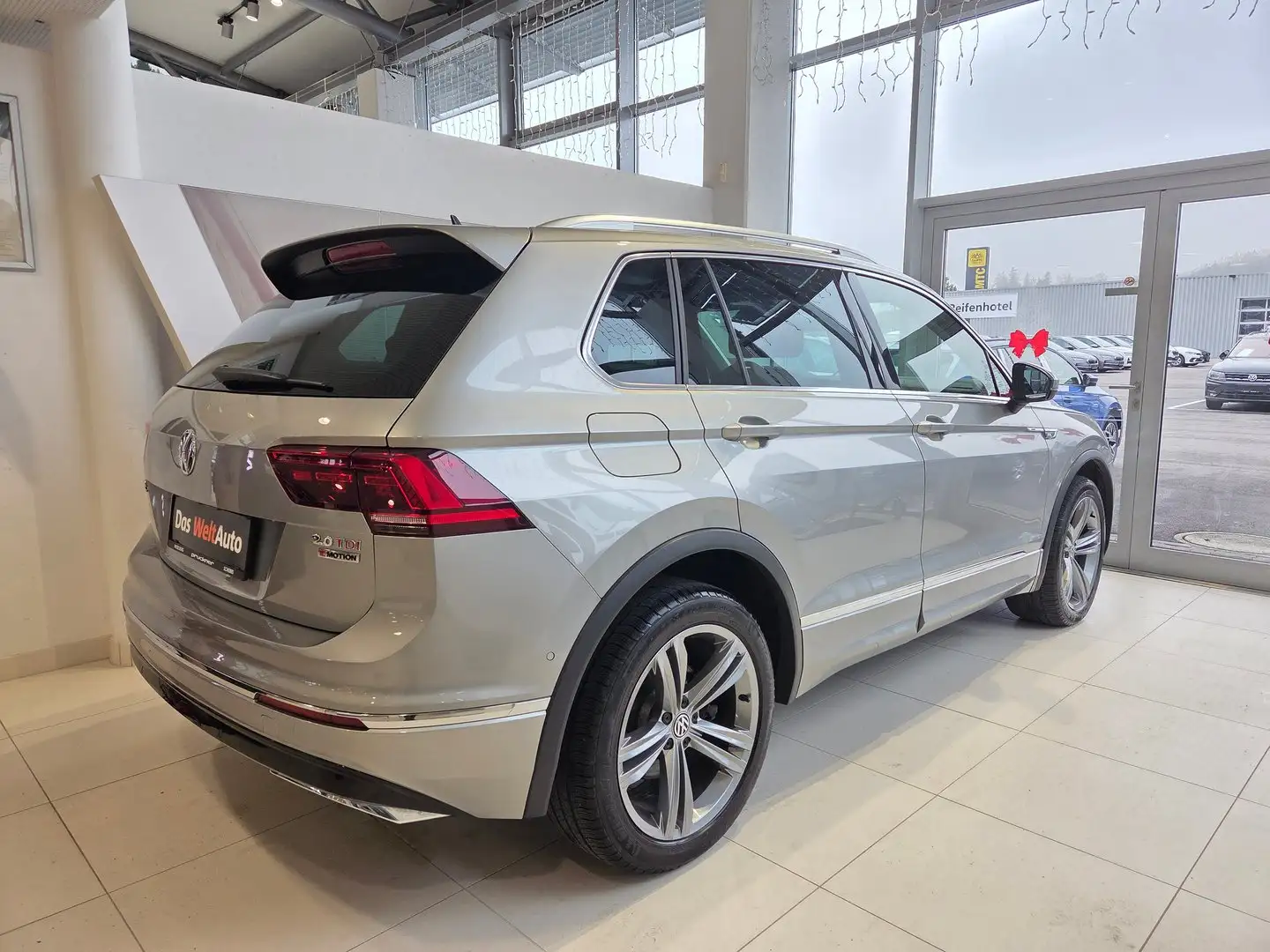 Volkswagen Tiguan Highline TDI SCR 4MOTION DSG Silber - 2
