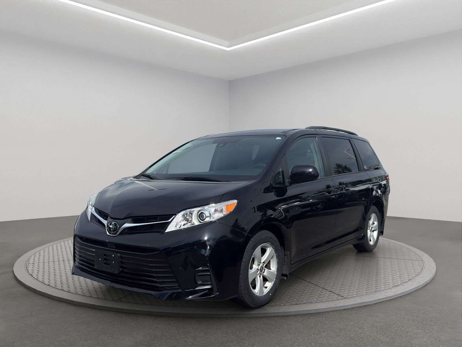 2020 Toyota Sienna LE