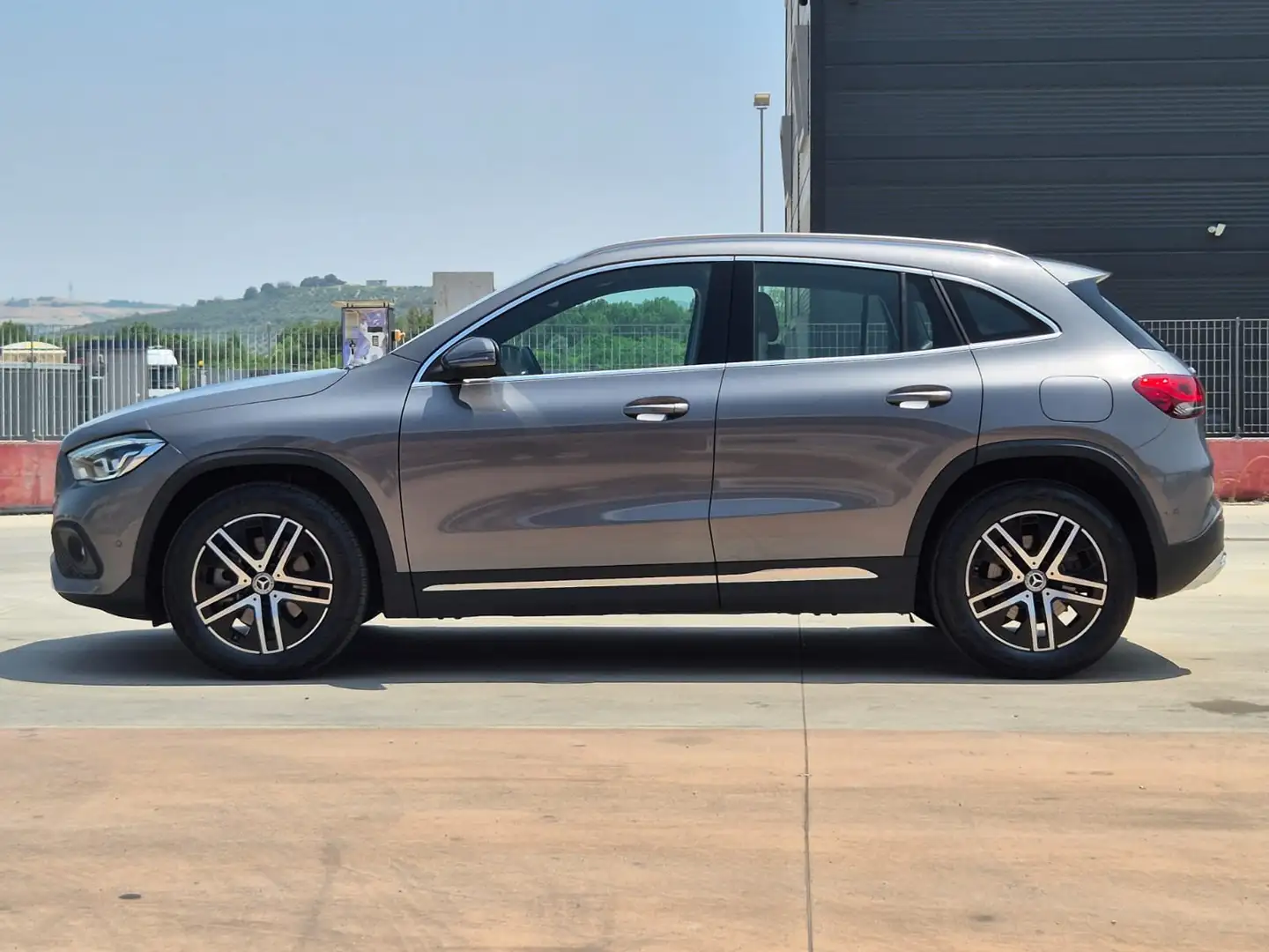 Mercedes-Benz GLA 220 MERCEDES GLA 220 D AUT.4 MATIC Sport Premium Grigio - 1