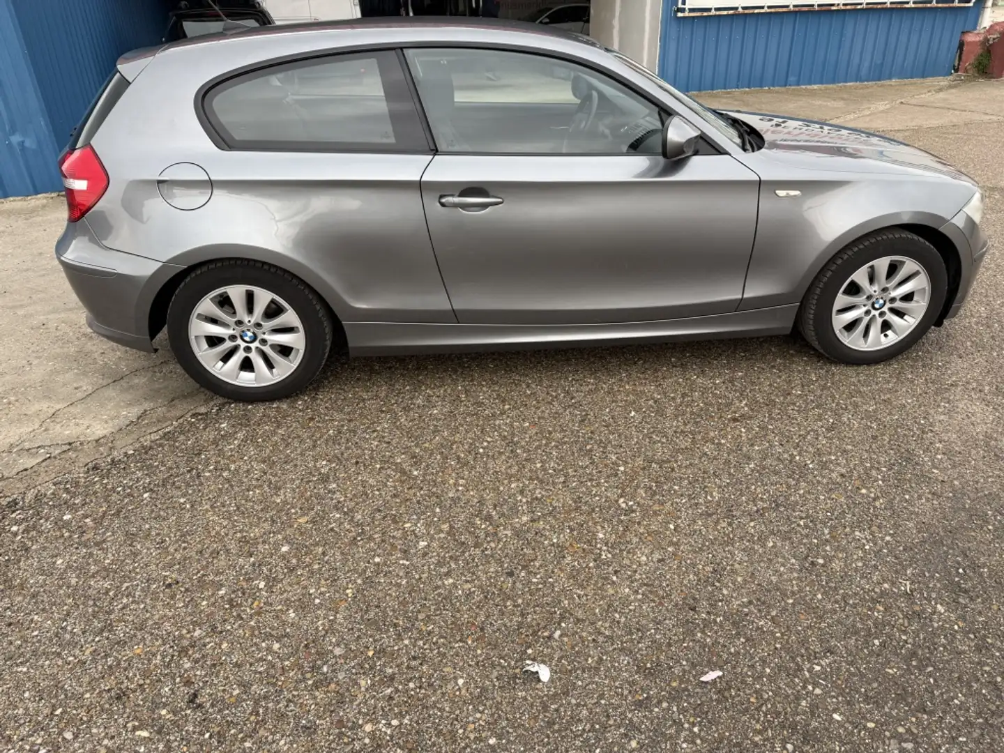 BMW 116 116i Gris - 2